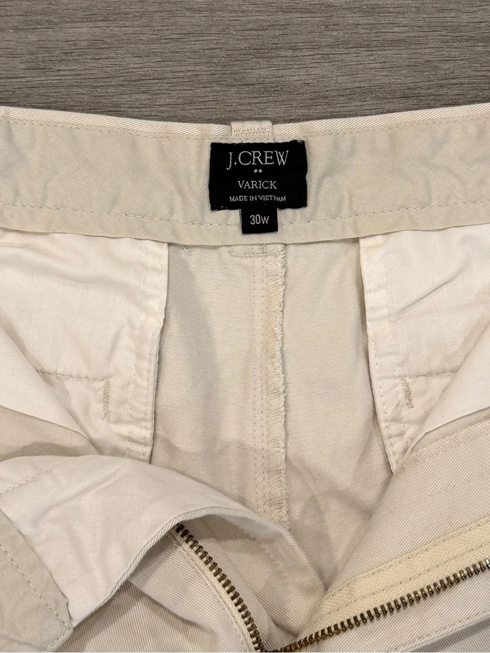 J. Crew Varick Men’s Cream Flat-Front 5 inch Chino Shorts 30W